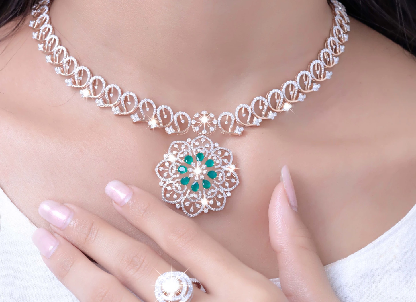 How to Select Jewellery for Gown Dress & Look Gorgeous