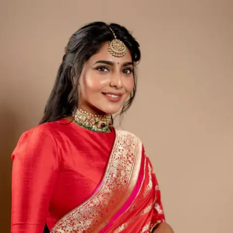 What Saree Wear With jeweller