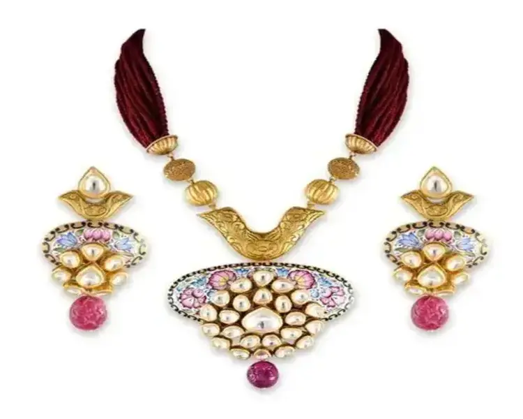 Long Necklace Designs for Every Style