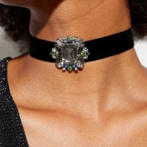 velvet choker